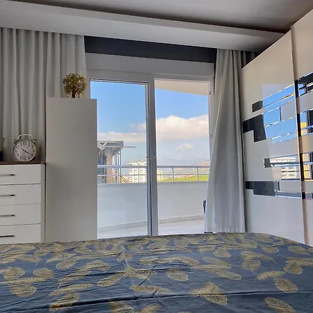 Fully Furnished With View アパート *
